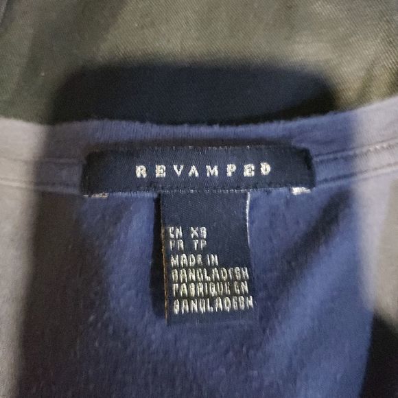 REVAMPED V neck top Size XS - Picture 4 of 4